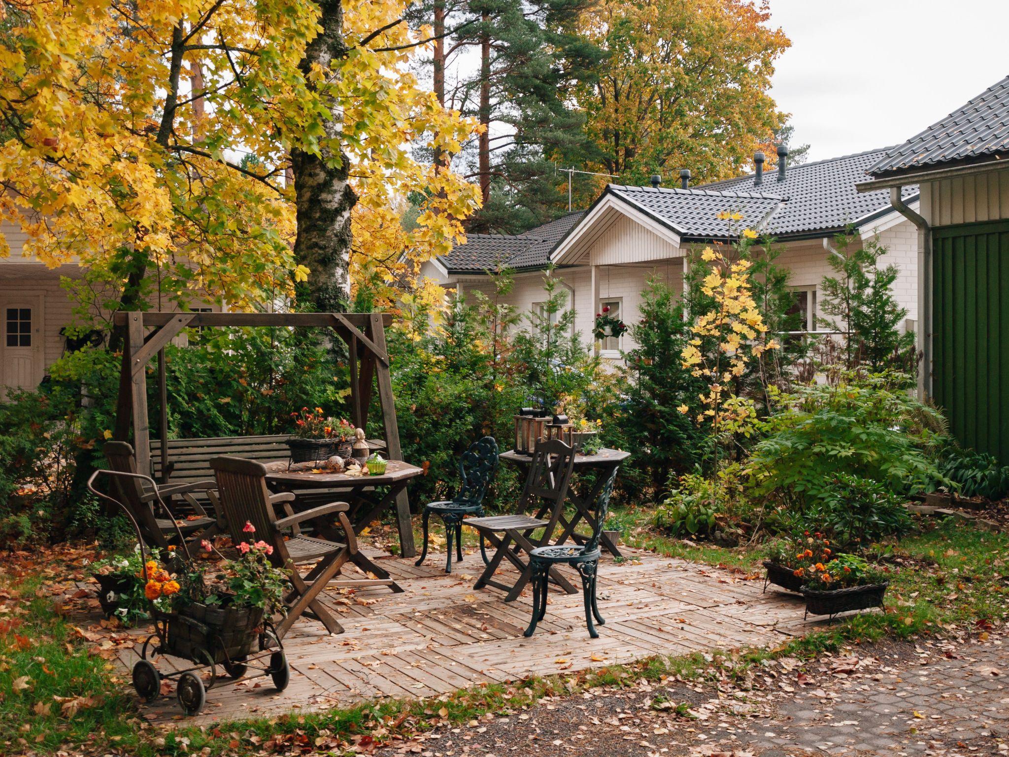 Simple hacks to transform outdoor space into a cosy autumn setting