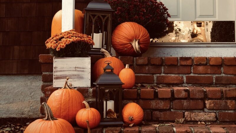 How to do ‘tacky’, tastefully: Design expert advises how to decorate your home for Halloween with style