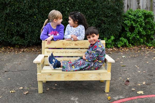 LEICESTERSHIRE SCHOOL GRANTED FRIENDSHIP BENCH FOR ANTI-BULLYING WEEK
