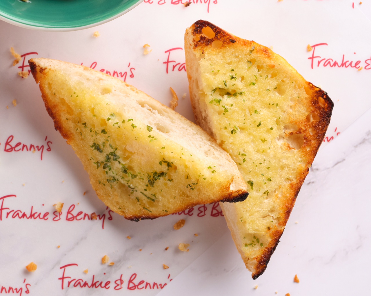 NEW POLL REVEALS COMEDY LEGEND PETER KAY’S FAVOURITE SKETCH OF ALL TIME – GARLIC BREAD!