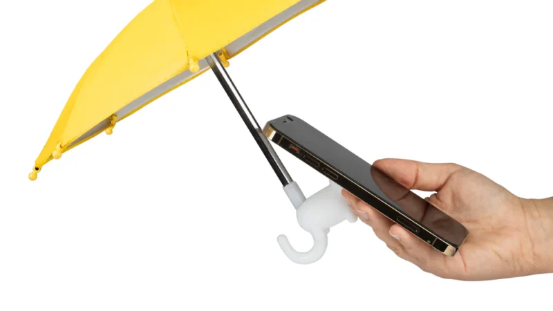 Shield your Screen – Rain or Shine with the Phone Umbrella