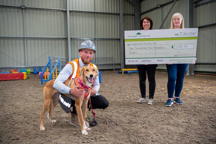 LEICESTERSHIRE HOMEBUILDER RAISES THE ‘WOOF’ WITH ANIMAL CENTRE DONATION