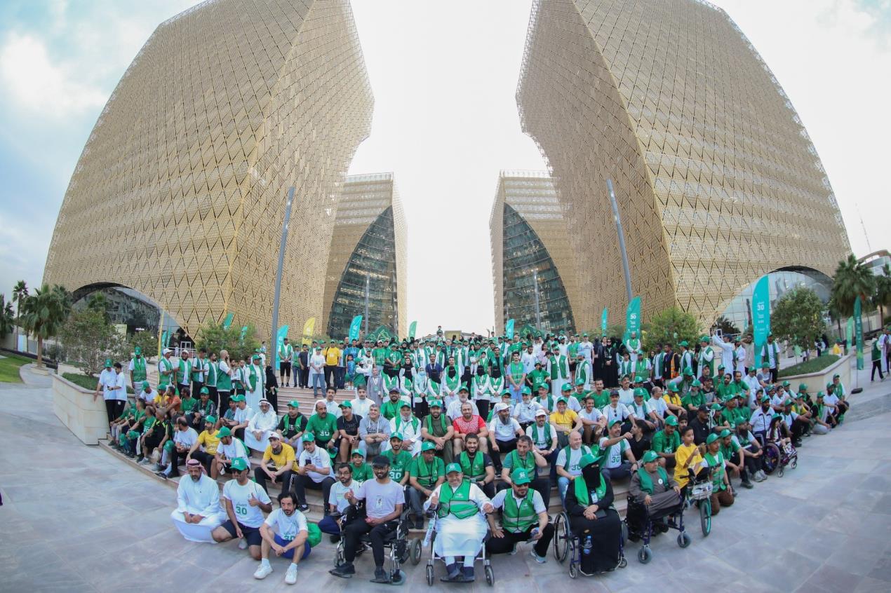 Thousands of Saudis walk the talk in the #walk30 initiative