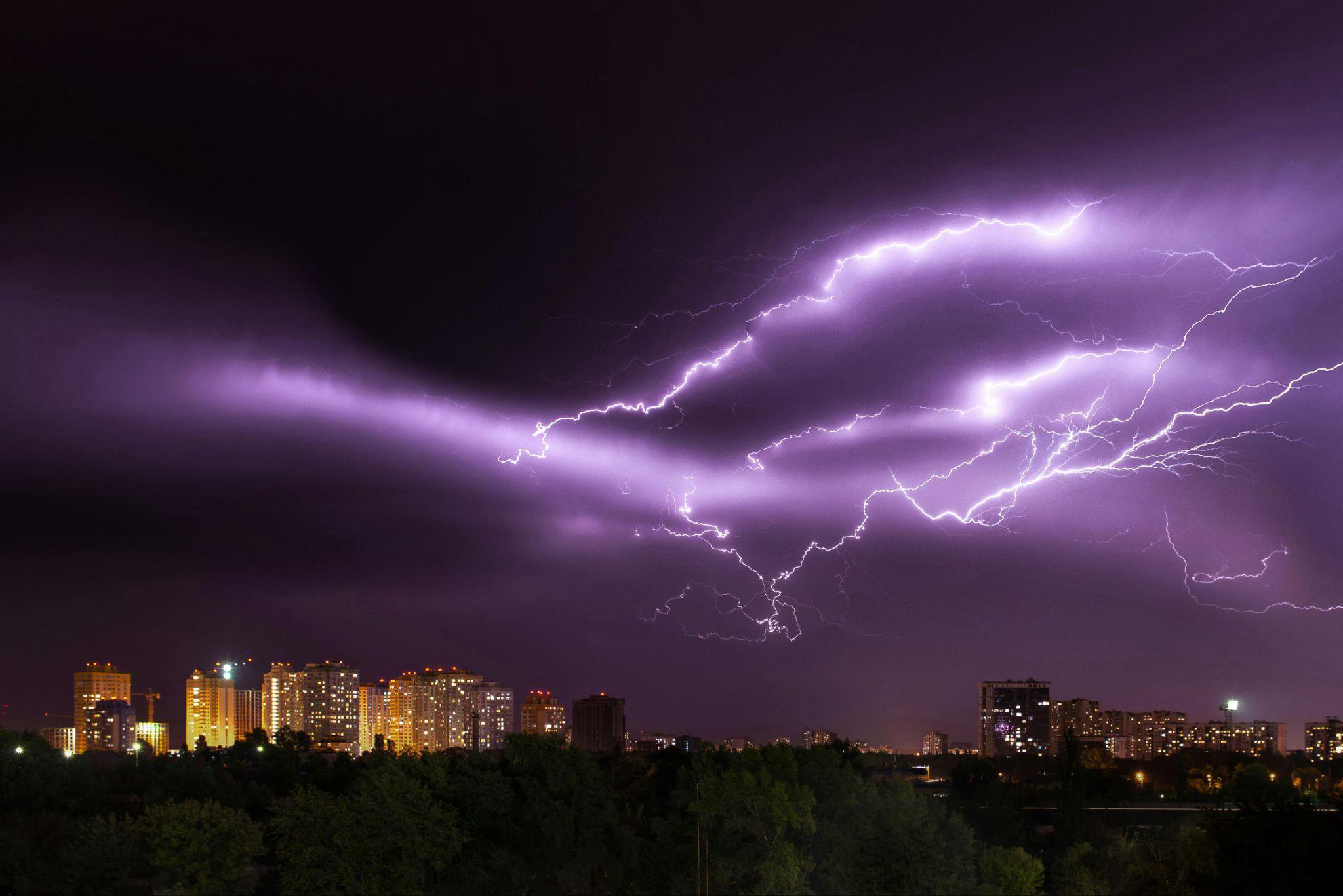 THUNDER FEVER: SUMMER WEATHER COULD COST MOTORISTS THOUSANDS