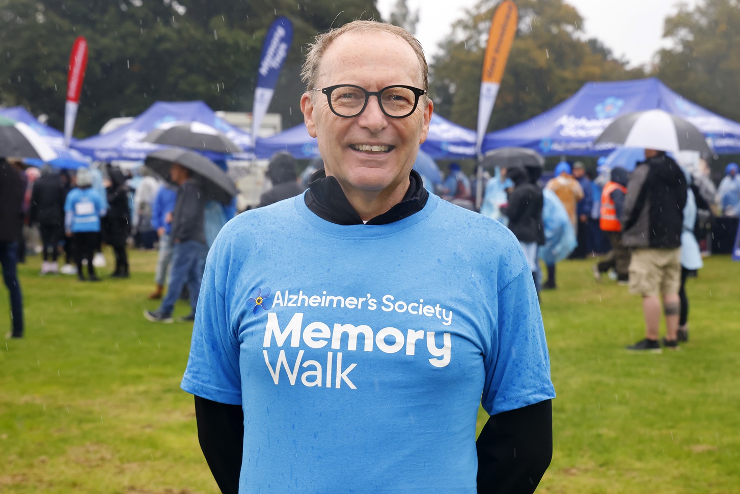 Hundreds go the extra mile at Alzheimer’s Society’s Leicester Memory Walk