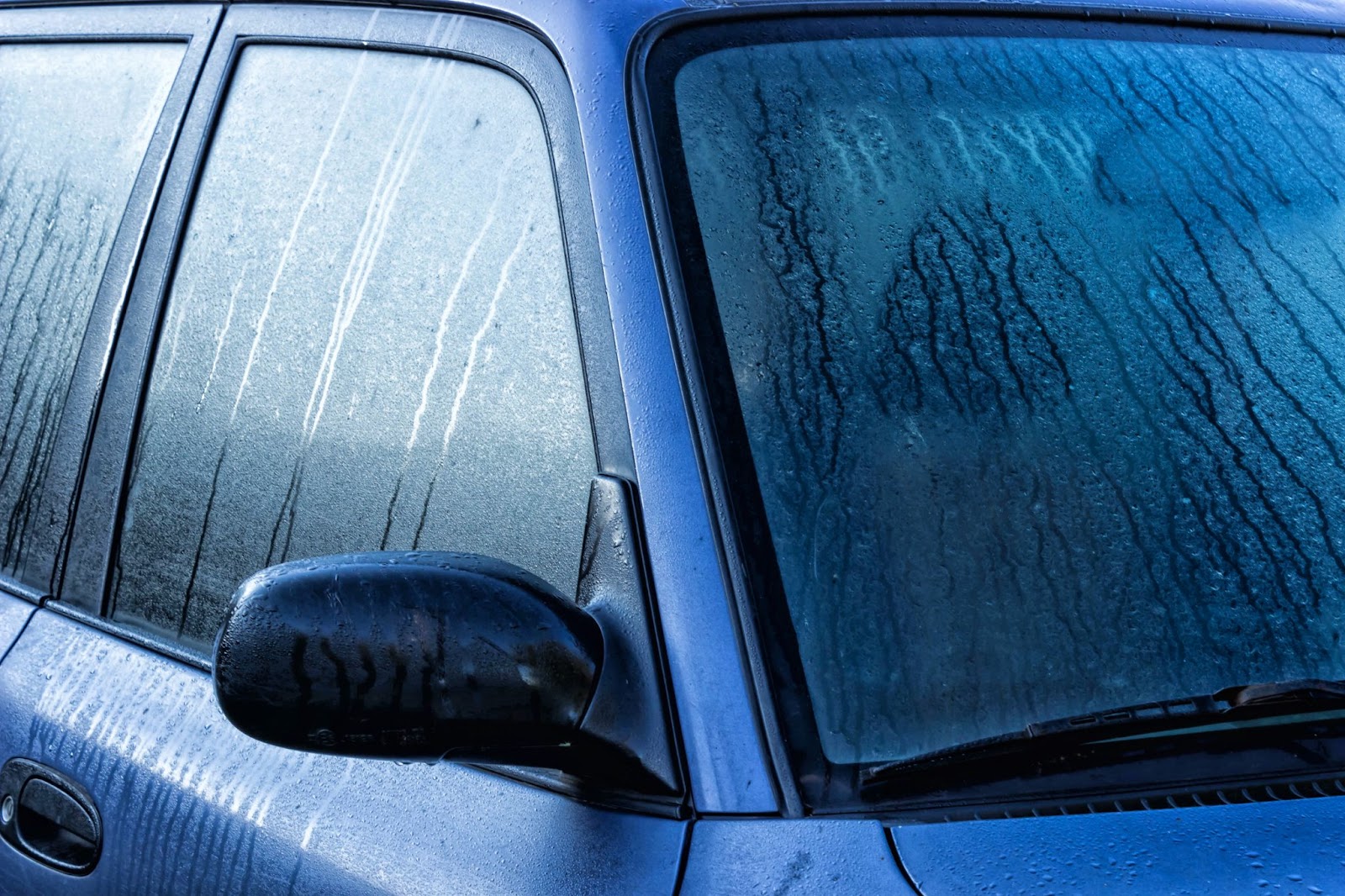 Condensation warning: Drivers could be fined or worse for simple motoring mistake