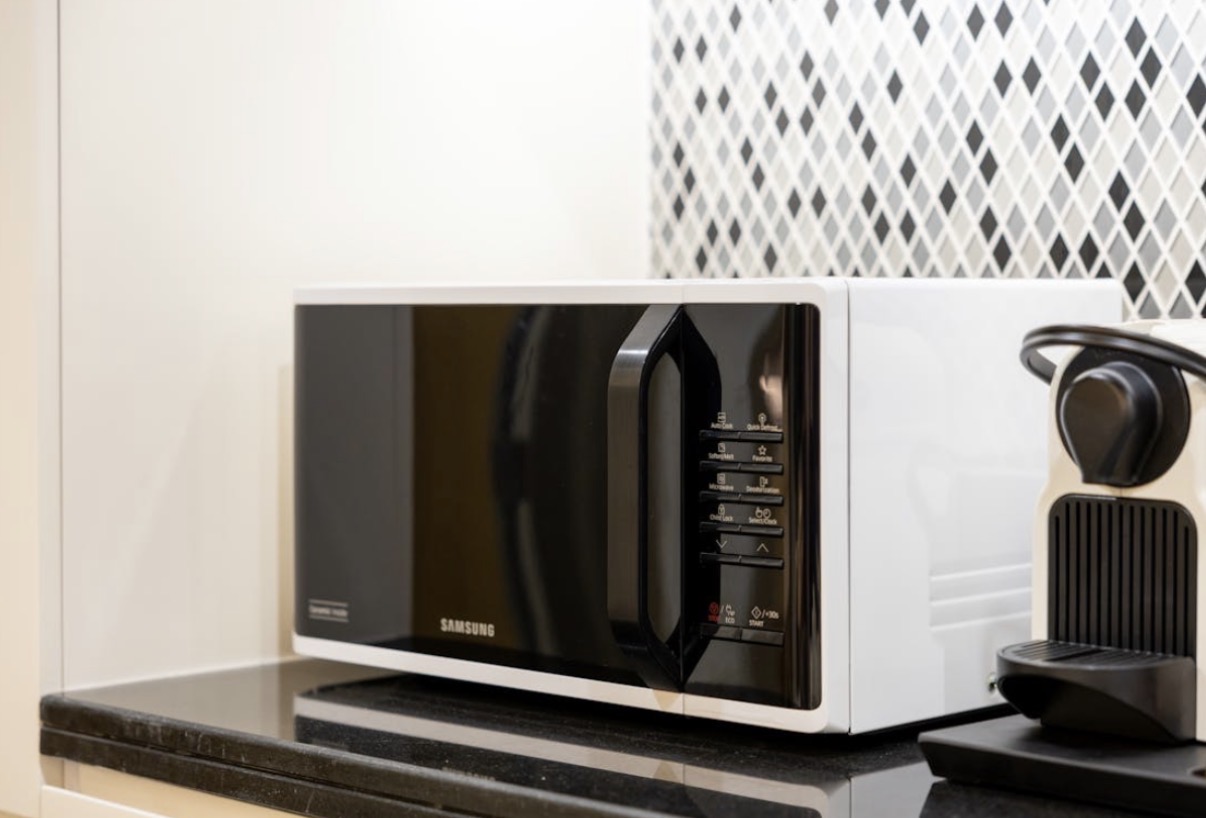 The reheating mistakes most home cooks make, according to a professional chef