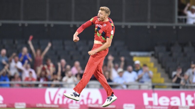 Mitch Stanley signs new Lancashire Cricket contract