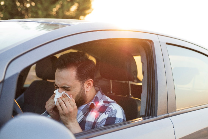 Expert warning: Driving with hay fever can land Brits £2,000 in fines