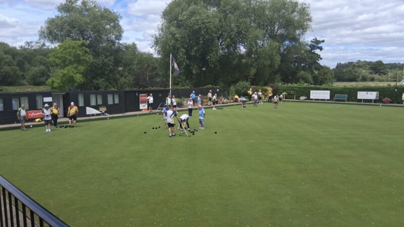 Taylor Wimpey sponsors Evesham Bowling Club