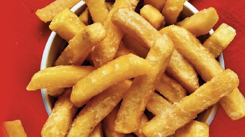 EXPERT REVEALS SURPRISING HACKS TO MAKE YOUR FROZEN CHIPS EVEN CRISPIER