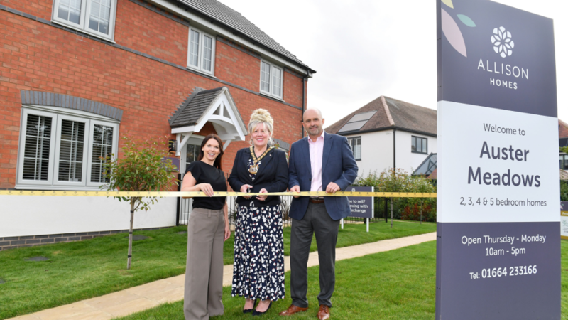 Chairman of Leicestershire County Council officially opens new show home at Rearsby development